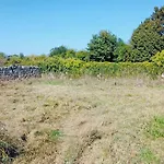 Terre D'yzan Holiday home